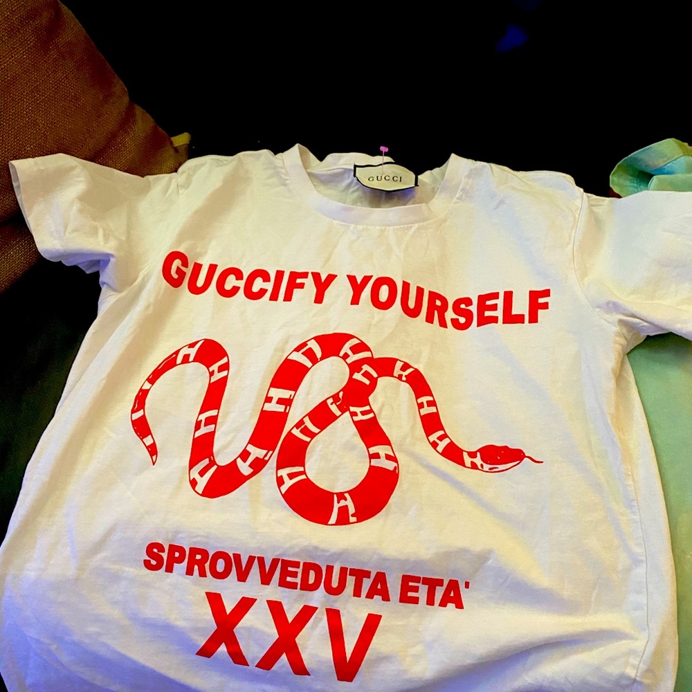Gucci t-shirt size Medium/Large, worn once, in good condition
